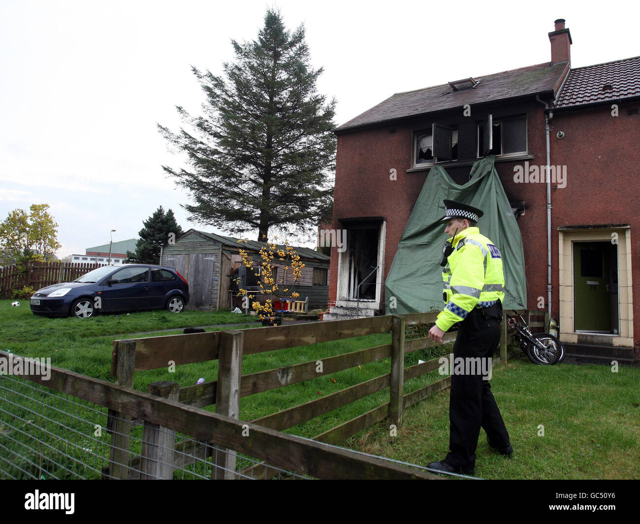 House fire kills mother and daughter hires stock photography and