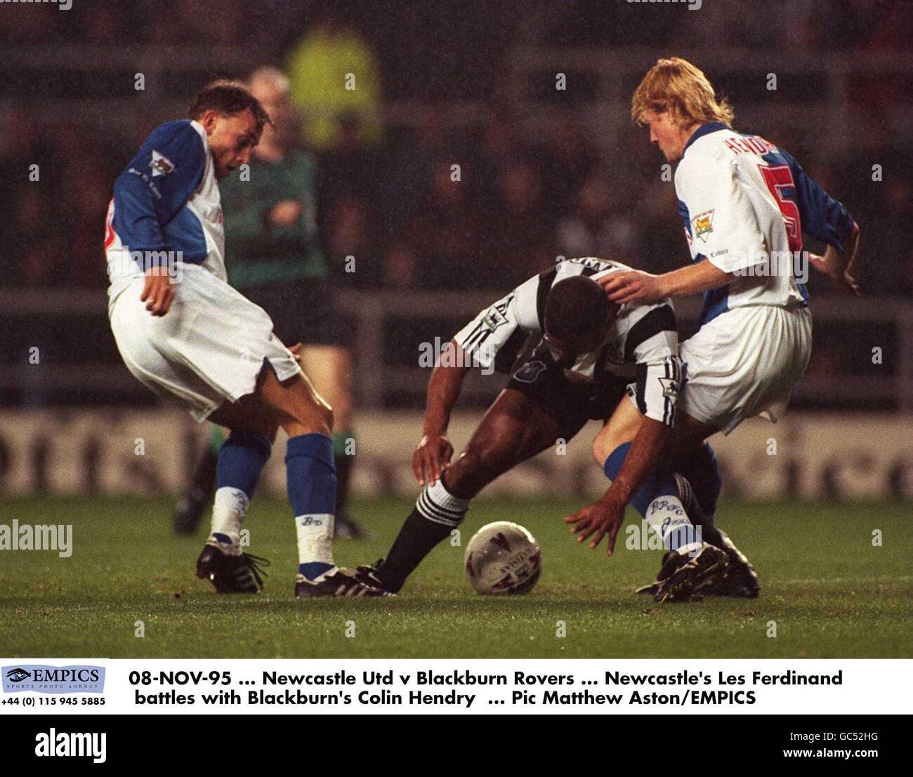 08-NOV-95, Newcastle United v Blackburn Rovers, Newcastle's Les Ferdinand battles with Blackburn's Colin Hendry, Pic Matthew Aston/EMPICS Stock Photo