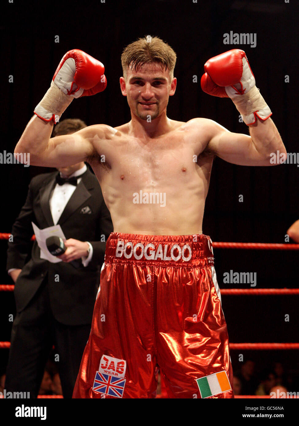 Boxing British Lightweight Title John Murray V Scott Lawton Robin Park Stock Photo Alamy