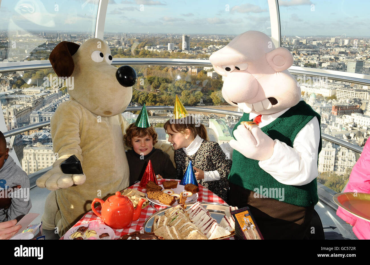 Wallace and Gromit celebrate their 20th Birthday Stock Photo - Alamy