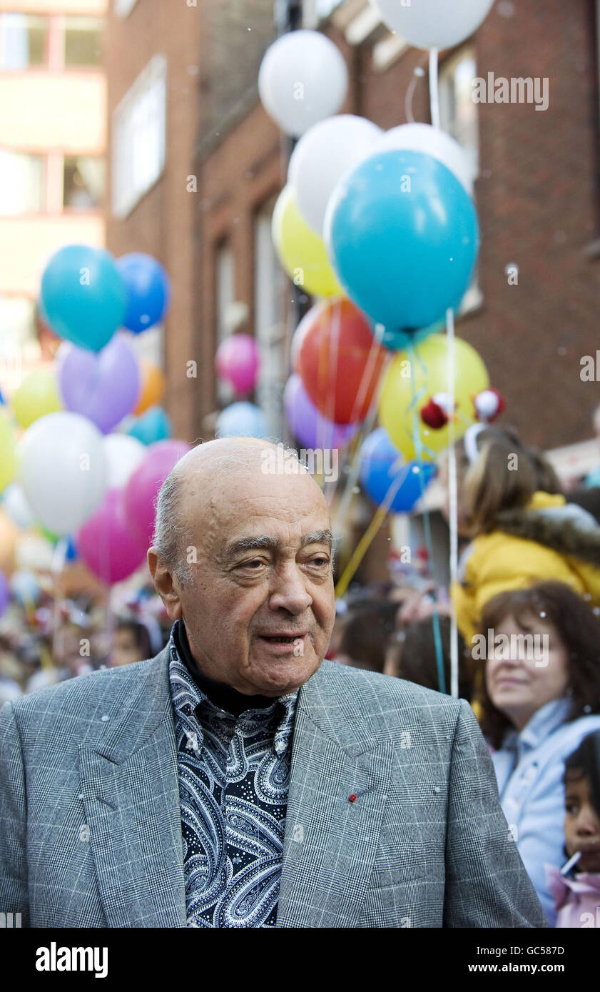 Meets public harrods christmas parade on brompton road hires stock