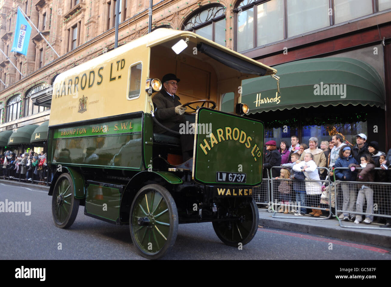 1919 harrods walker electric van hires stock photography and images