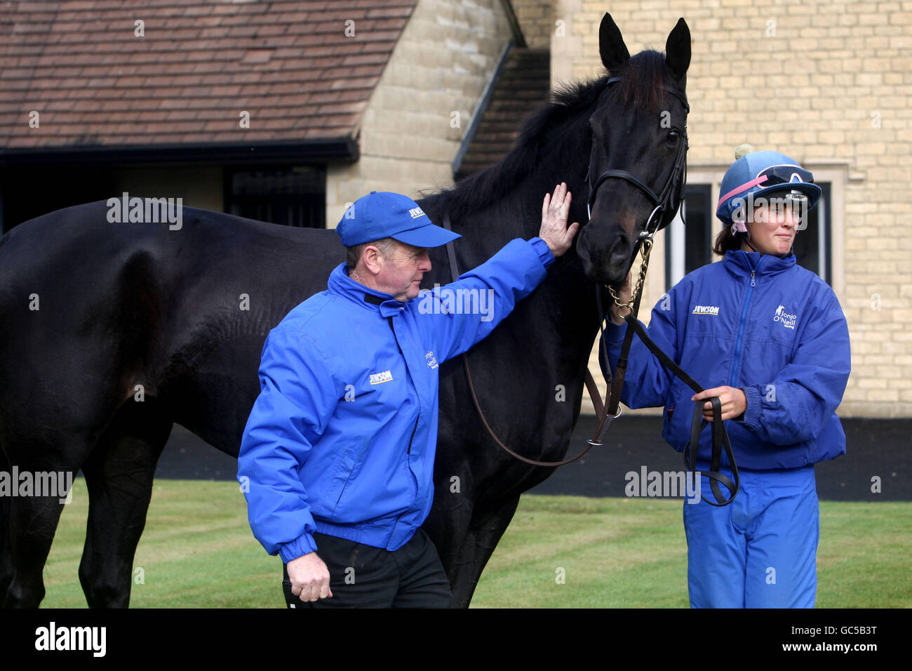 Trainer jonjo oneill visit to stables jackdaws castle hires stock