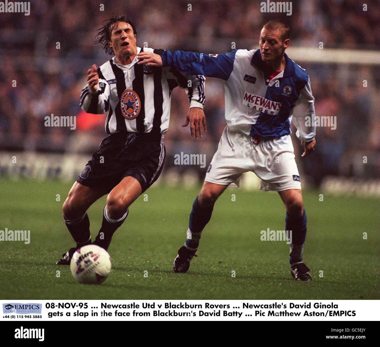 Newcastle United's David Ginola gets a slap in the face from Blackburn Rovers' David Batty Stock Photo
