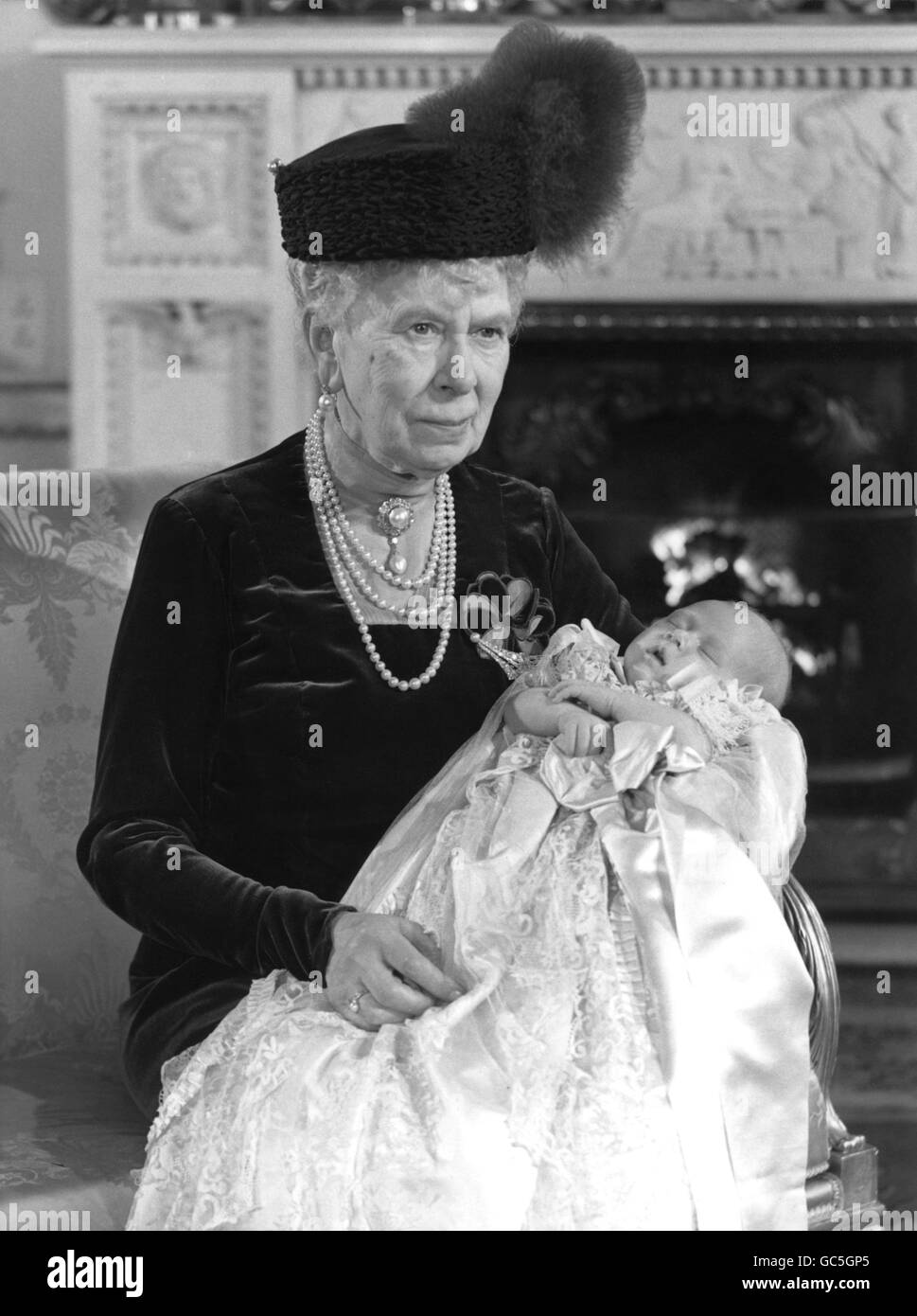 Queen mary wife king v holding great grandson hires stock