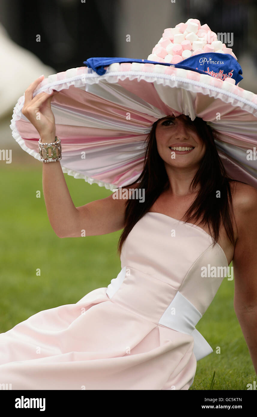 Arrives ladies day meeting royal ascot hi-res stock photography and ...