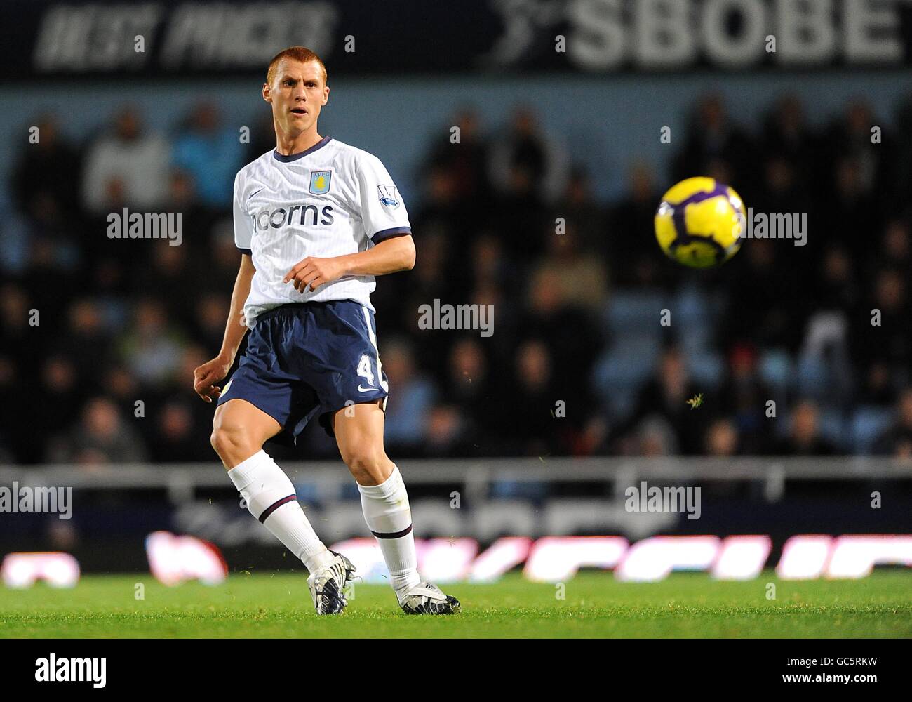 Soccer Football Steve Sidwell Full Length Hi res Stock Photography And soccer-football-steve-sidwell-full-length-hi-res-stock-photography-and