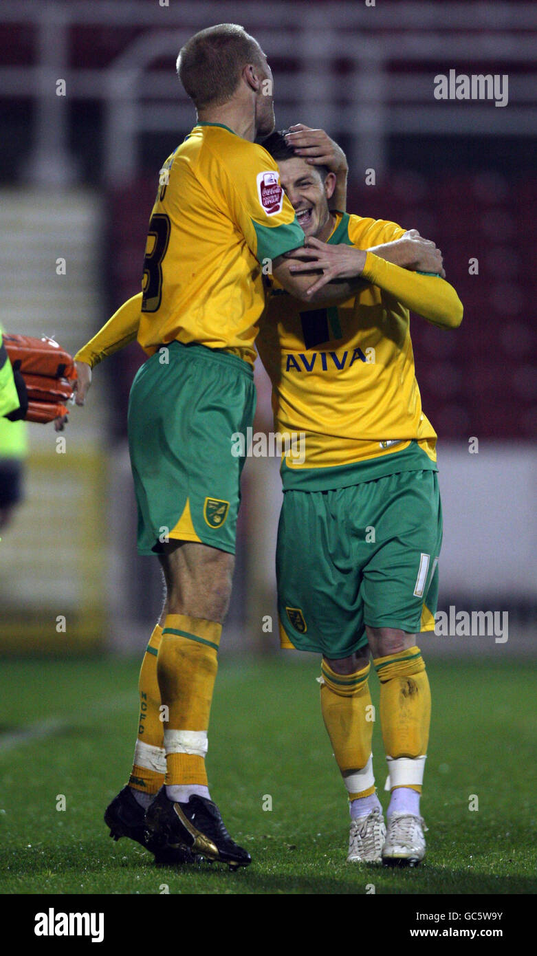 Soccer - Johnstone's Paint Trophy - Southern Section - Quarter Final - Swindon Town v Norwich City - County Ground Stock Photo