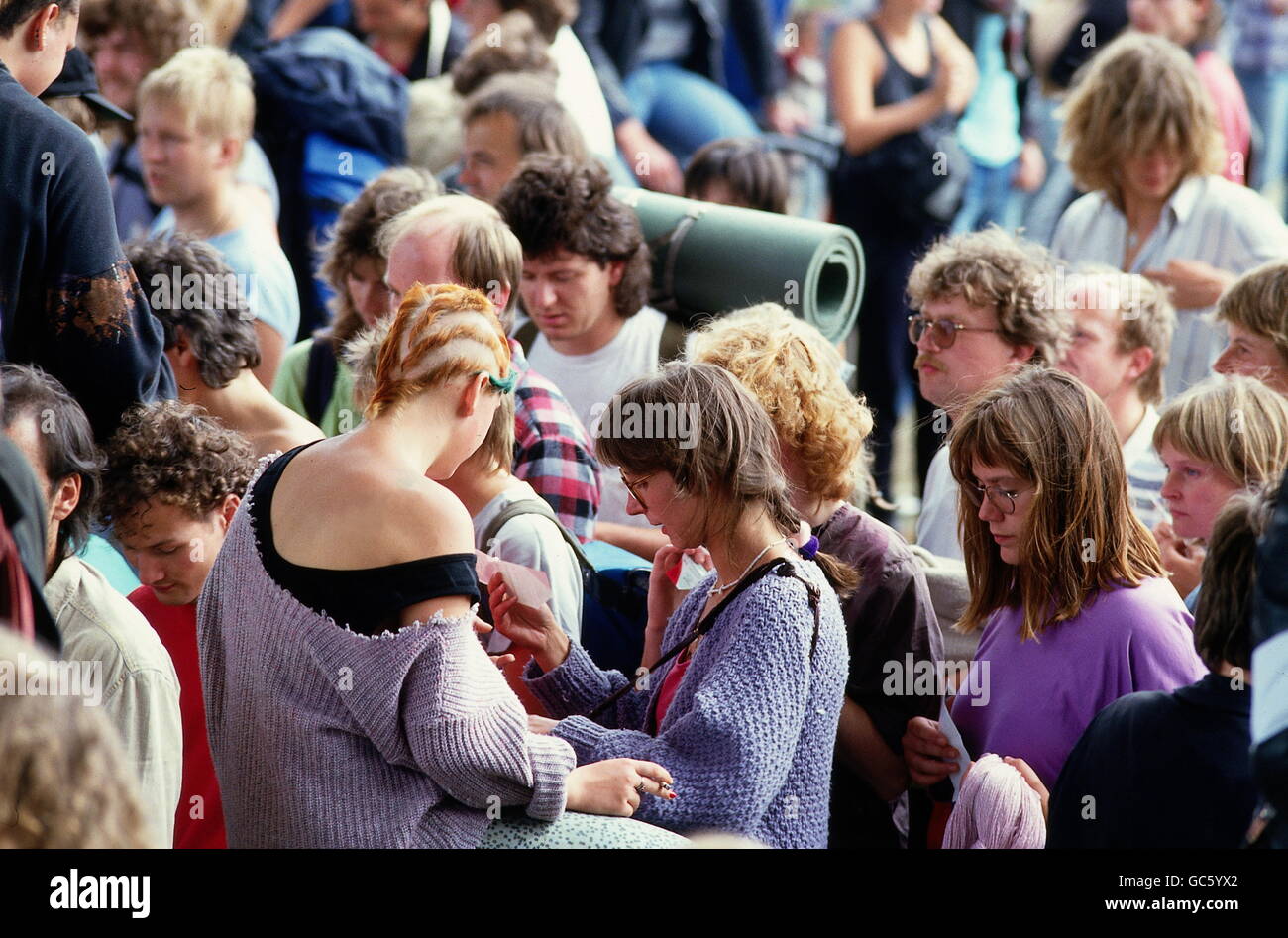 music, concert, concerts, Anti-WAAhnsinns Festival, against, nuclear energy, atomic energy, teenagers in the audience, Burglengenfeld, Germany, 26./27.7.1986, Additional-Rights-Clearences-Not Available Stock Photo