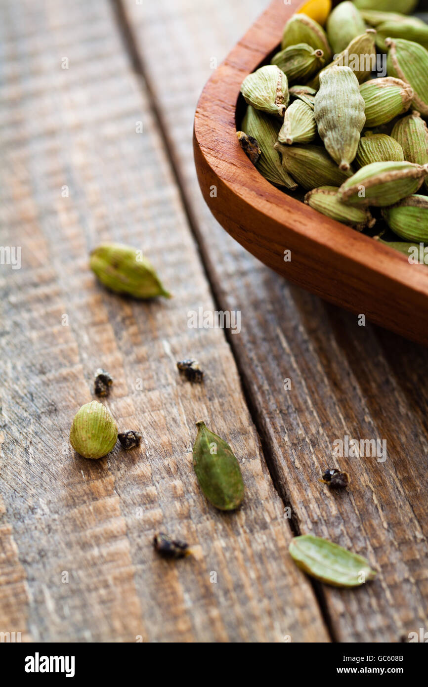 Cardamom - Benefits, Nutritional Value, Recipes - Blog - HealthifyMe