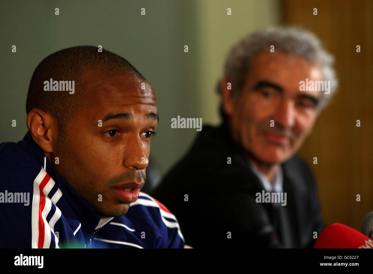 Soccer - France Press Conference - Radisson Airport Hotel. France Manager Raymond Domenech (right) and captain Thierry Henry (left) during a Press Conference at the Radisson Airport Hotel, Dublin. Stock Photo