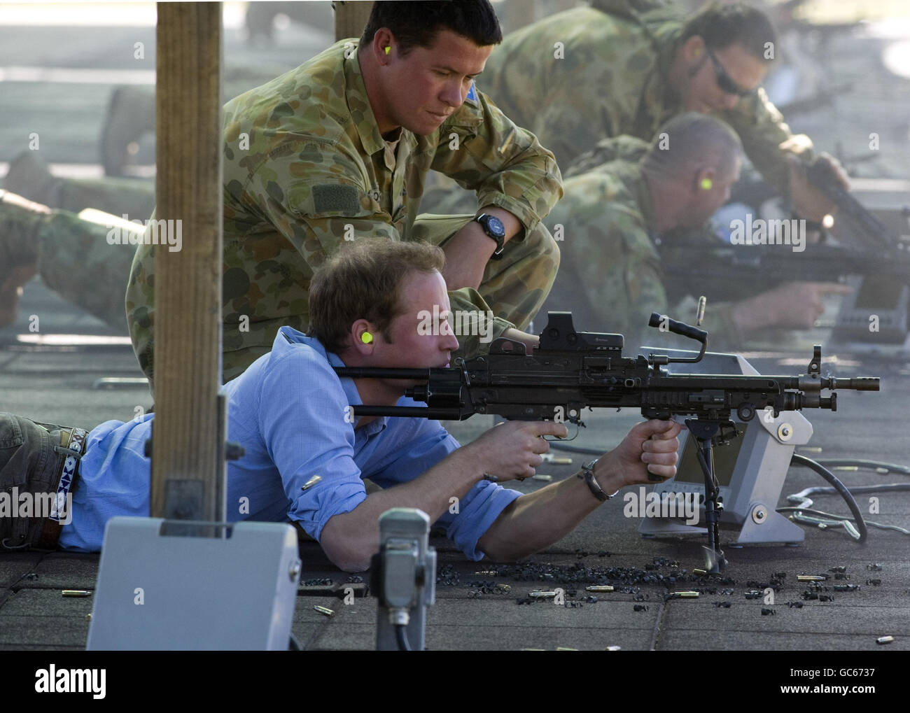 Prince William shooting an Australian military F89 Minimi machine gun