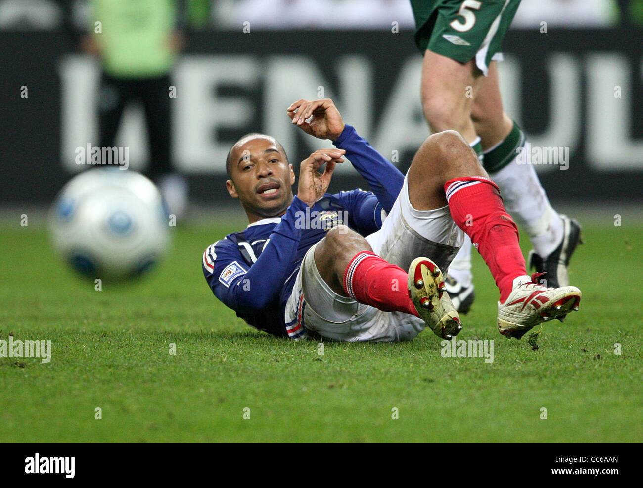 Soccer - FIFA World Cup 2010 - Play Offs - Second Leg - France v Republic of Ireland - Stade de France Stock Photo