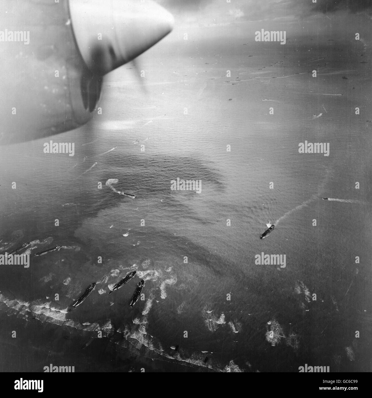 Aerial d day 1944 hi-res stock photography and images - Alamy