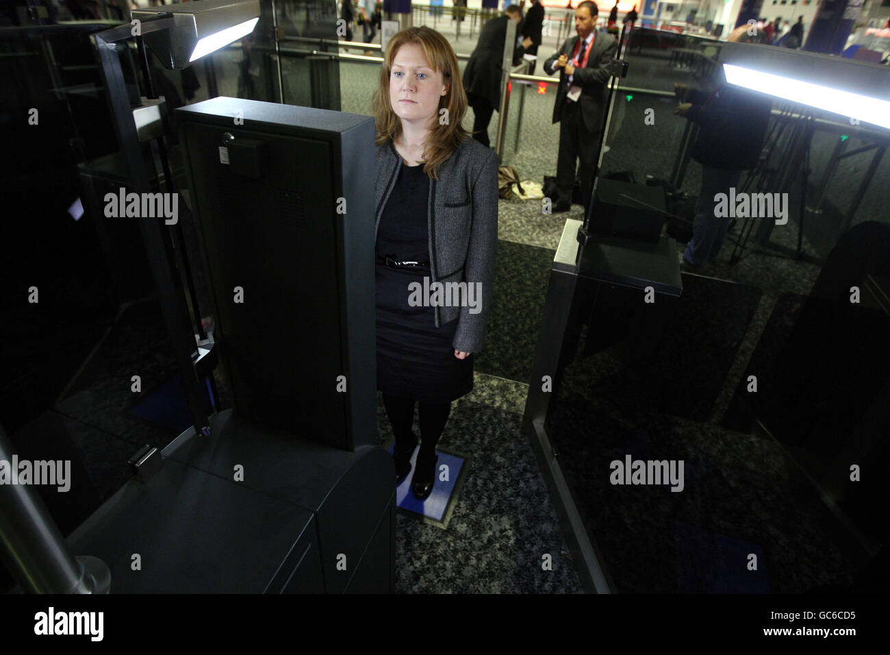 Facial recognition passport system Stock Photo Alamy
