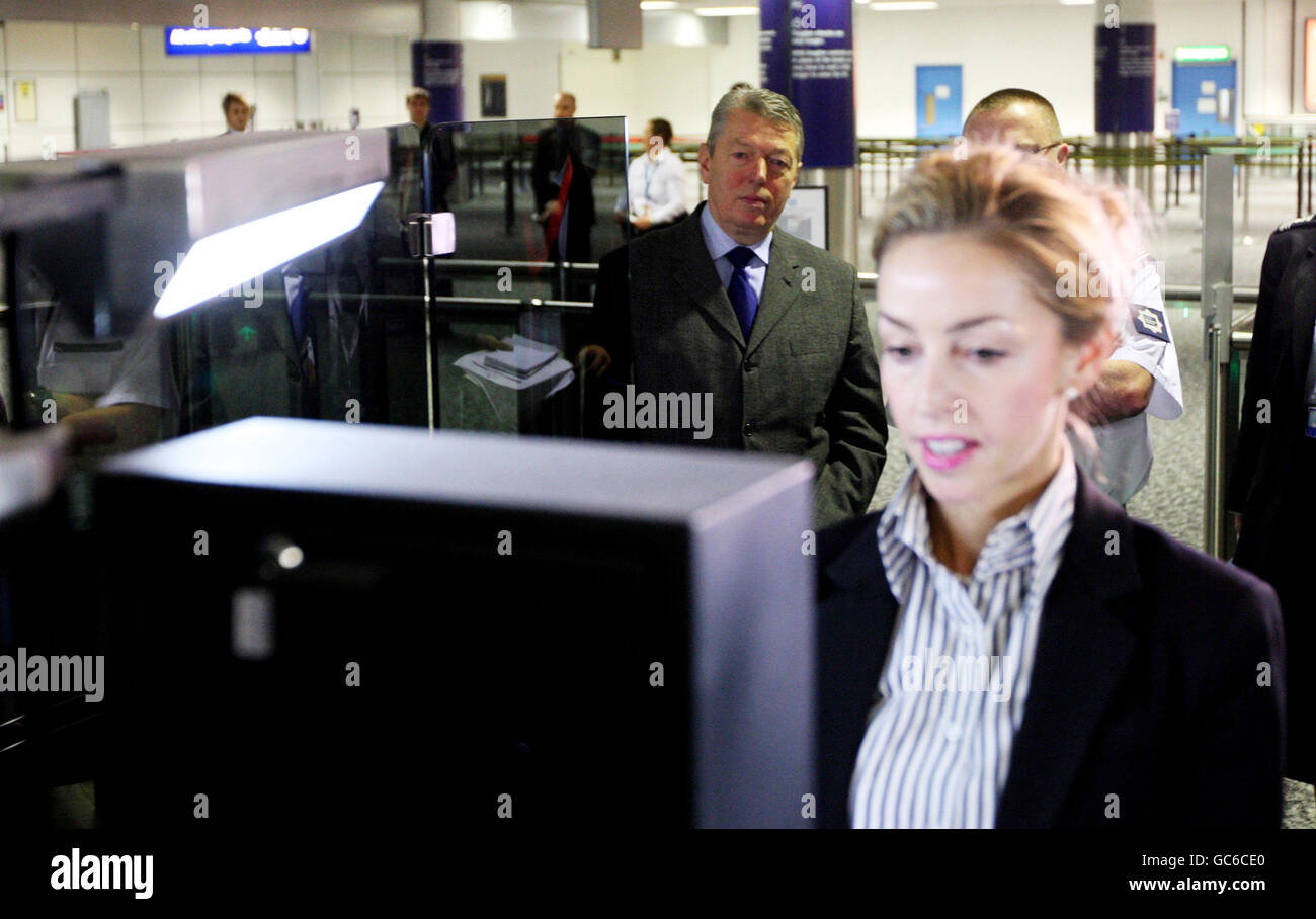 Facial recognition passport system Stock Photo Alamy