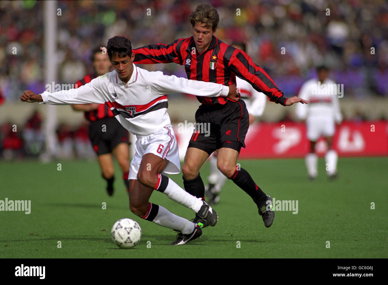 Soccer - World Club Championship - Toyota Cup - AC Milan v Sao