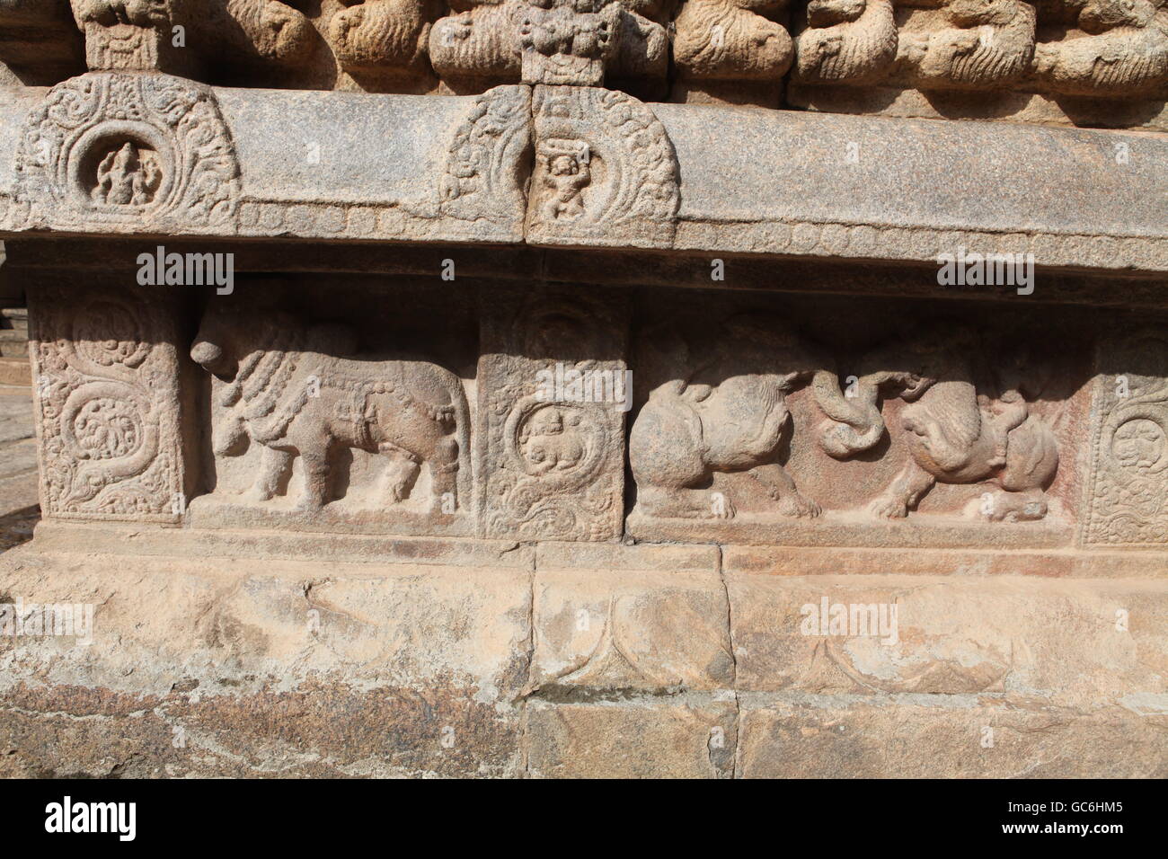 sculptures at airavatishwara temple near kumbakonam in tamilnadu Stock