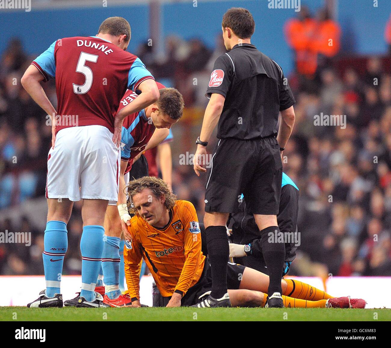 Soccer - Barclays Premier League - Hull City v Burnley - KC Stadium. Jimmy  Bullard, Hull City Stock Photo - Alamy