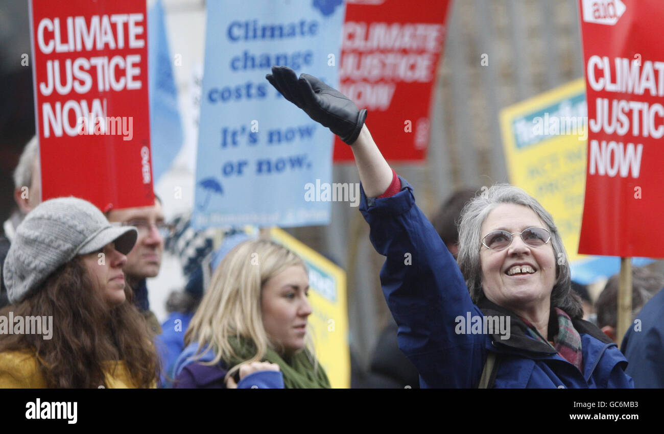 Environmental campaigners in Glasgow call on the government to push for a meaningful deal at the forthcoming UN climate change summit in Copenhagen. Stock Photo
