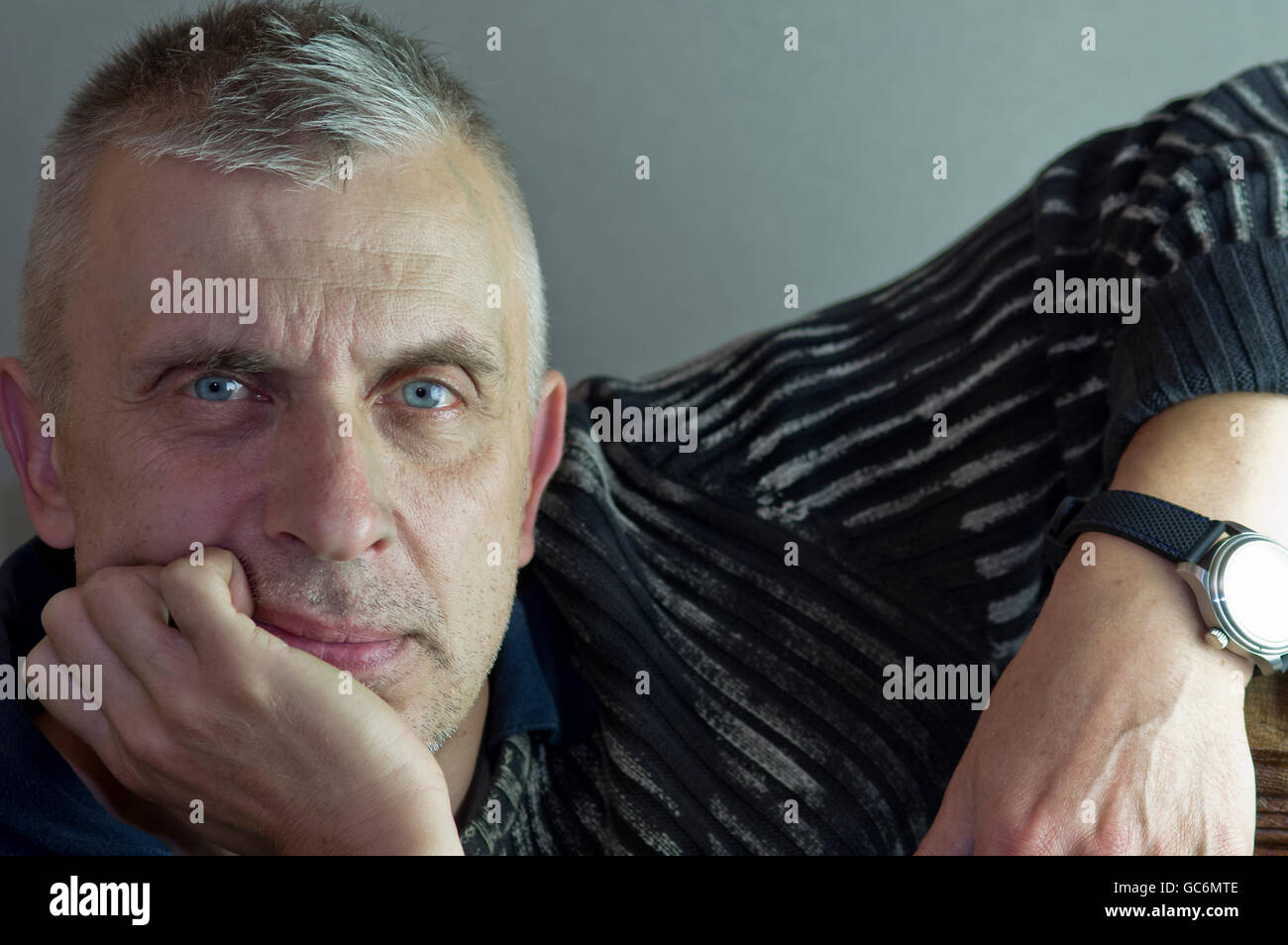 Man with hand on head hi-res stock photography and images - Alamy
