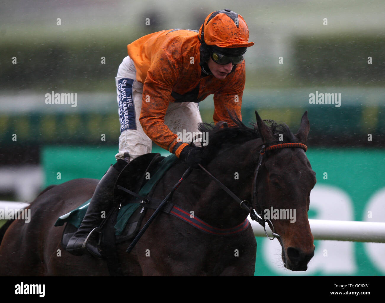 Jockey Davy Russell on Chelsea Harbour during the Servo Trophy Handicap Steeple Chase Stock Photo