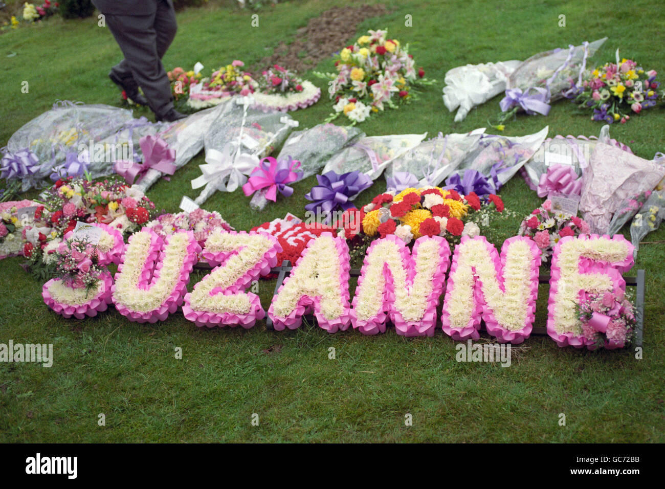 Crime - Murder of Suzanne Capper - Manchester. FLORAL TRIBUTES TO MURDERED TEENAGER SUZANNE CAPPER AT THE BLACKLEY CEMENTRY. Stock Photo