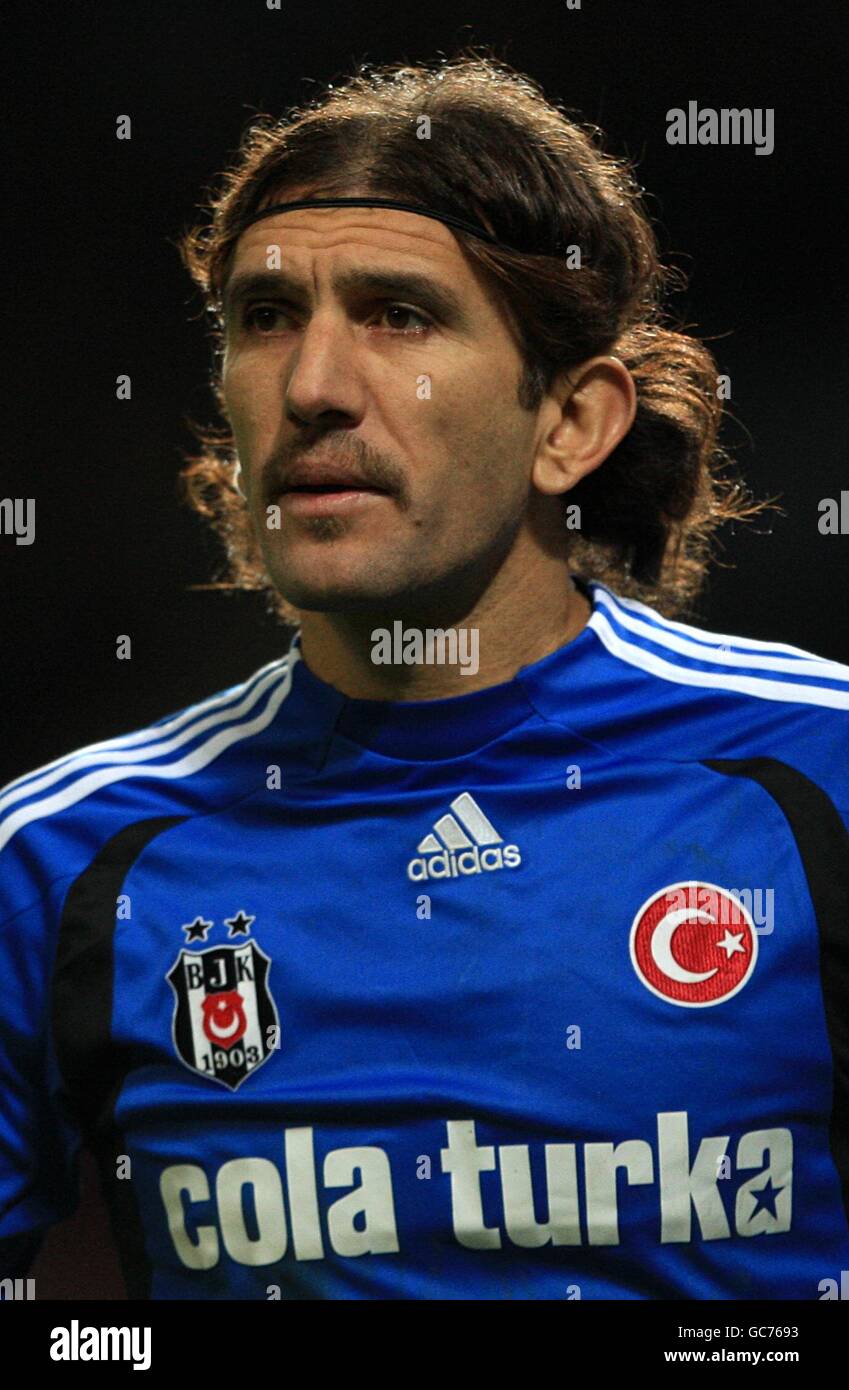 Soccer - UEFA Champions League - Group B - Manchester United v Besiktas - Old Trafford. Rustu Recber, Besiktas Goalkeeper Stock Photo