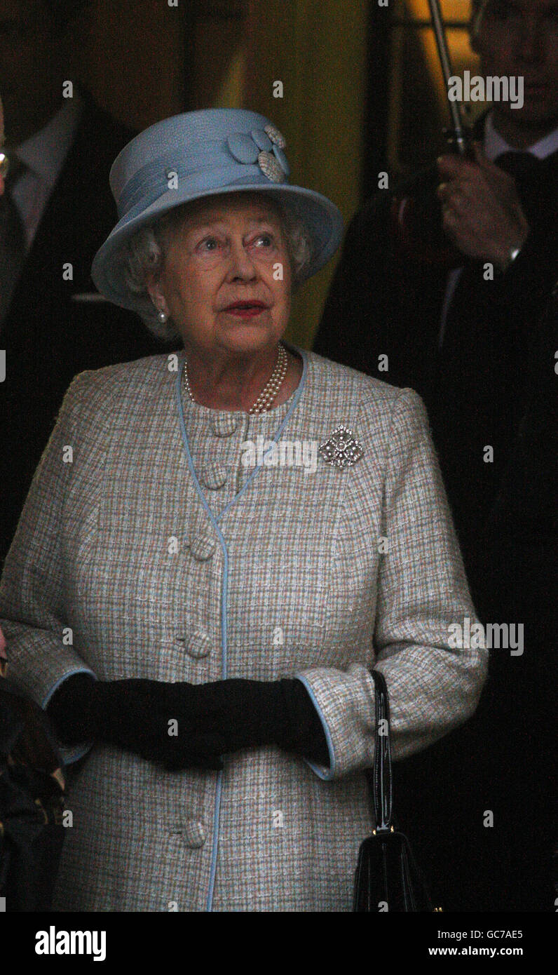 Her Majesty Queen Elizabeth II leaves Brasenose College in Oxford Stock