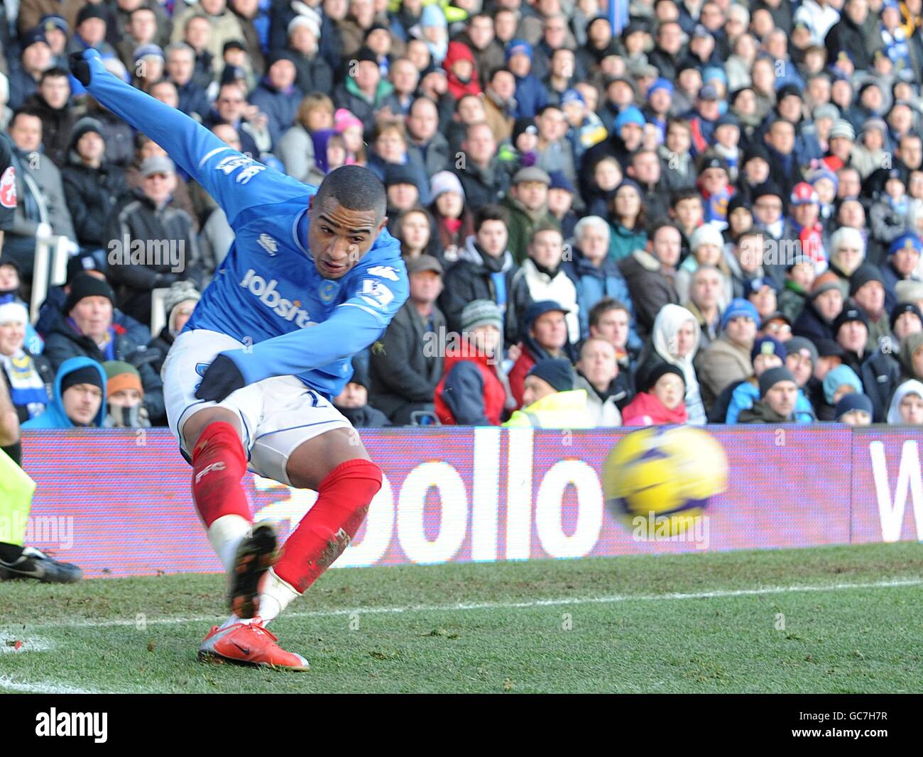Soccer - Barclays Premier League - Portsmouth v Liverpool - Fratton Park. Hassan Yebda, Portsmouth Stock Photo