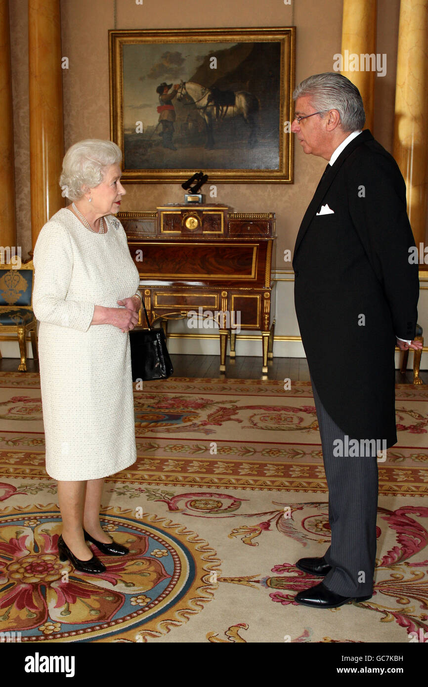 Britain's Queen Elizabeth II receives the Ambassador of Uruguay Julio Moreira at Buckingham Palace, London. Stock Photo