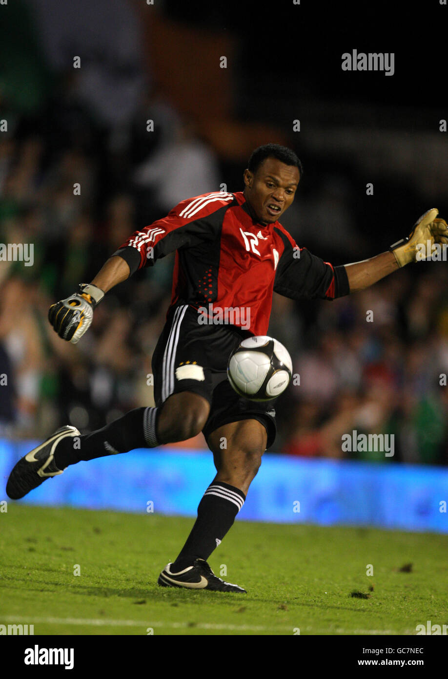 Soccer - International Friendly - Republic of Ireland v Nigeria - Craven Cottage. Austin Amamchukwu Ejide, Nigeria goalkeeper Stock Photo