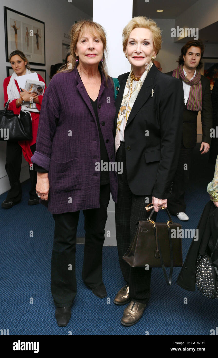 Penelope Wilton and Sian Phillips at the Evening Standard Theatre Awards at the Royal Opera House in Covent Garden, London. Stock Photo