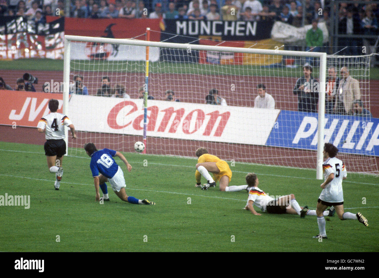 Soccer - UEFA Euro 1988 - Group One - Italy v West Germany - Rheinstadion, Dusseldorf Stock Photo