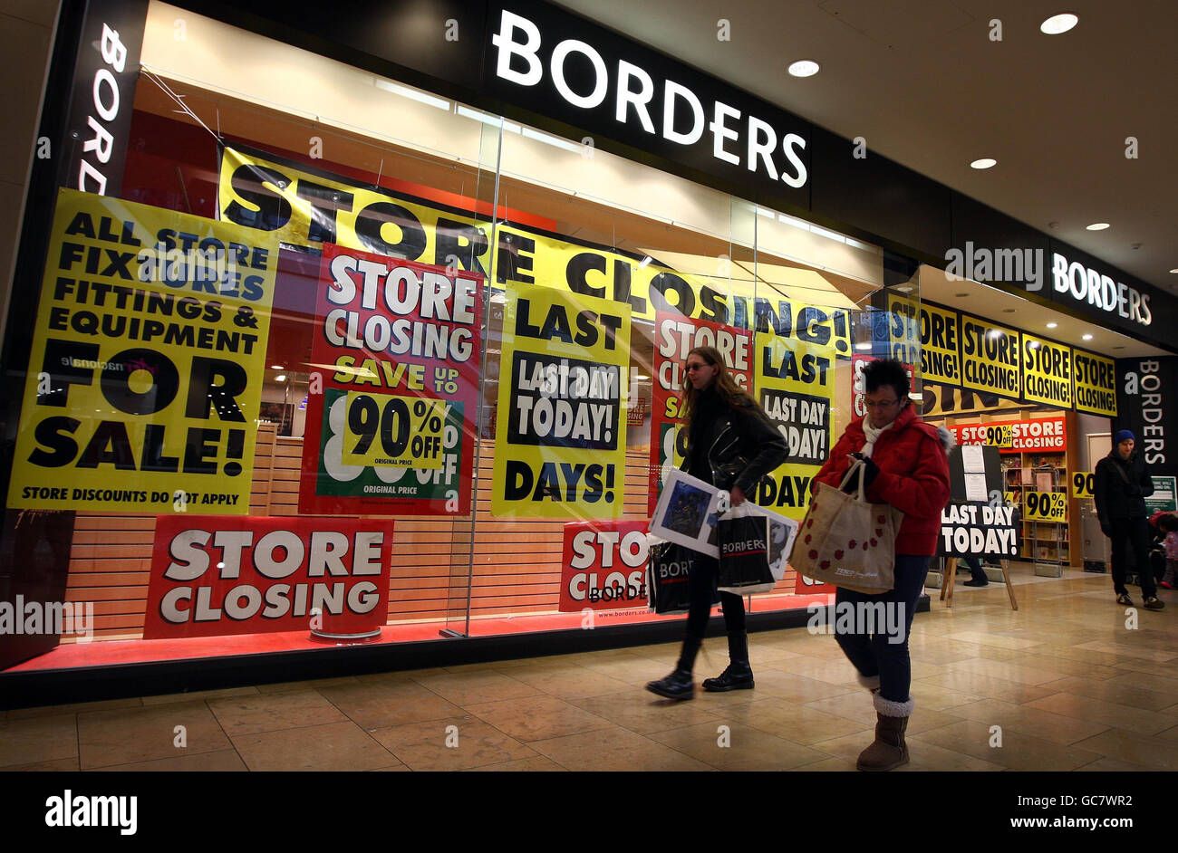 M final days for borders bookstore in the bullring hires stock
