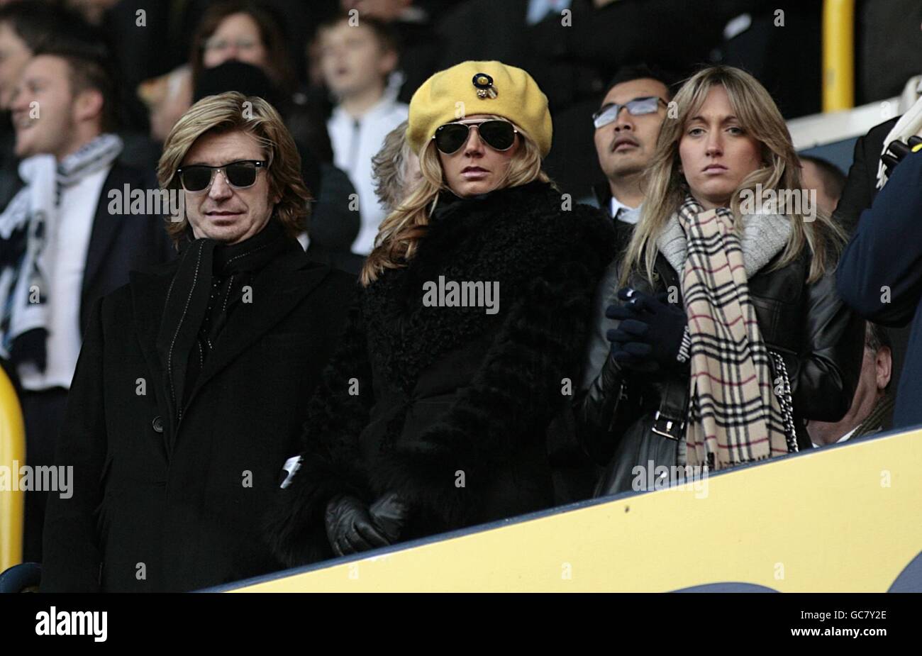 Celebrity Hairdresser And Tottenham Hotspur Fan Nicky Clarke Left High Resolution Stock Photography And Images Alamy