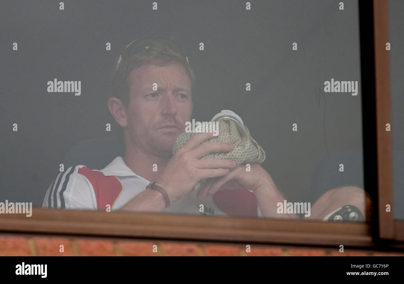 England's Paul Collingwood sits in the dressing room after injuring his finger before day four during the second Test at Kingsmead, Durban, South Africa. Stock Photo