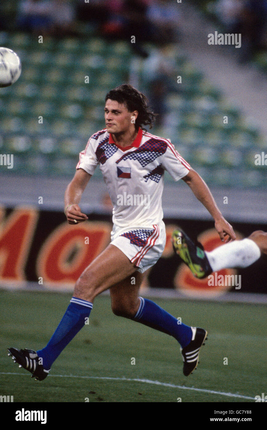 Soccer - FIFA World Cup Italia 90 - Second Round - Czechoslovakia