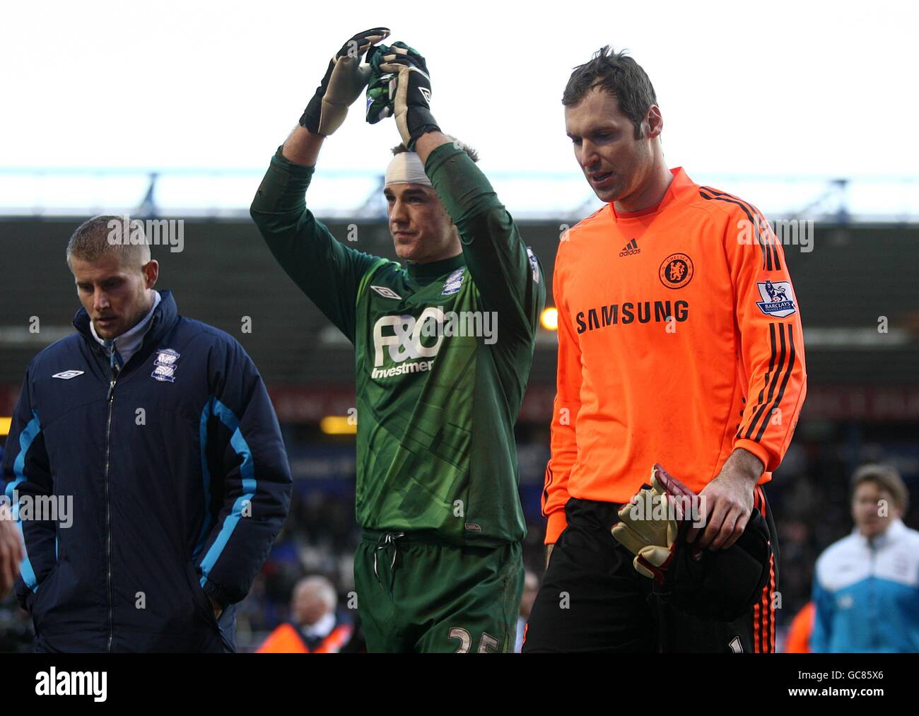 Soccer - Barclays Premier League - Birmingham City v Chelsea - St Andrews Stadium. Chelsea goalkeeper Petr Cech and Birmingham City goalkeeper Joe Hart leave the pitch after the game Stock Photo