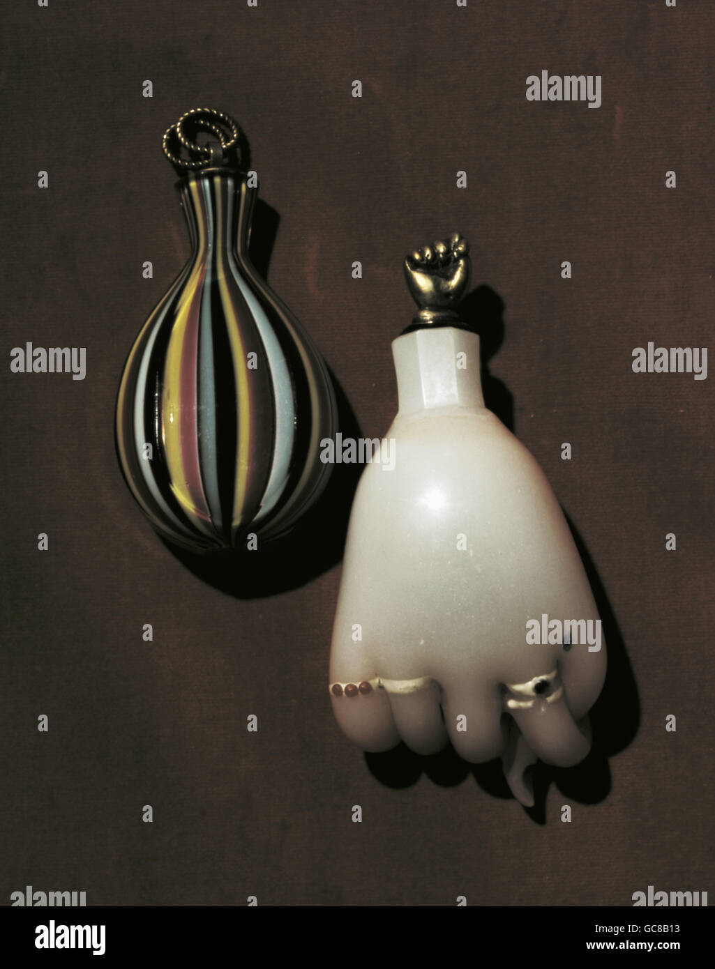 Snuff bottle hires stock photography and images Alamy