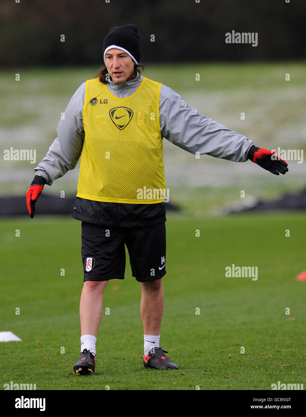 Soccer - Barclays Premier League - Fulham Training - Motspur Park. Fulham's Andranik Teymourian during training Stock Photo