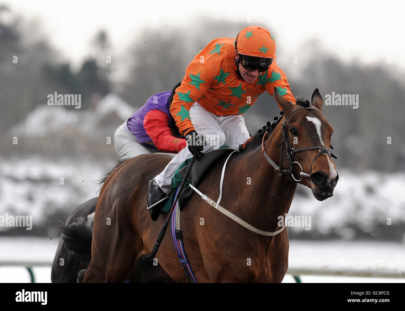 Jockey Joe Fanning on Lovers Causeway goes on to win The Bet Multiples - Betdaq Maiden Stakes at Lingfield Racecourse Stock Photo