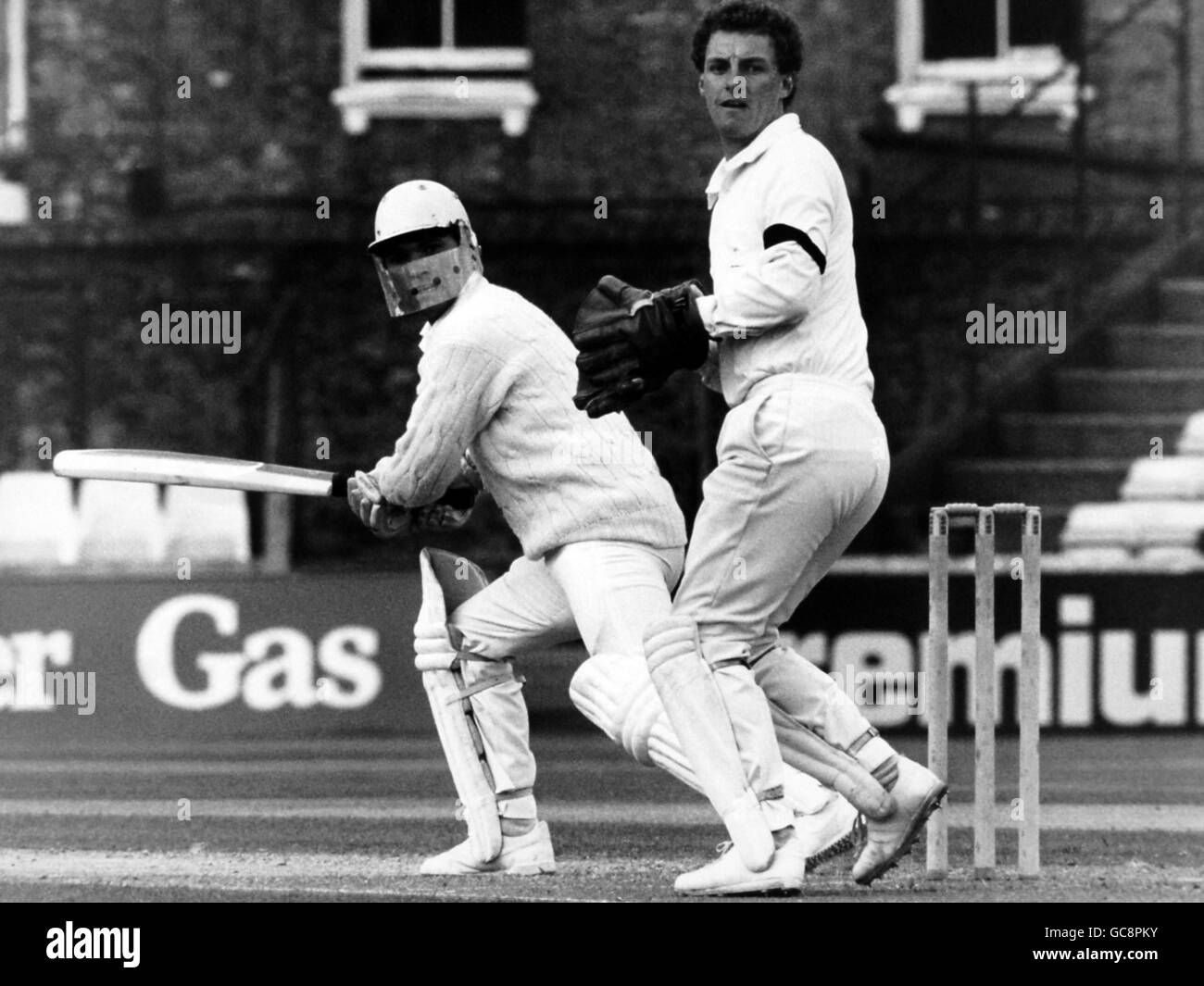 Cricket - Surrey v Somerset -Britannic Assurance County Championship 1985 - Day One - The Oval. Somerset batsman Nigel Felton drives the ball but is caught out watched by Surry wicket-keeper Jack Richads Stock Photo