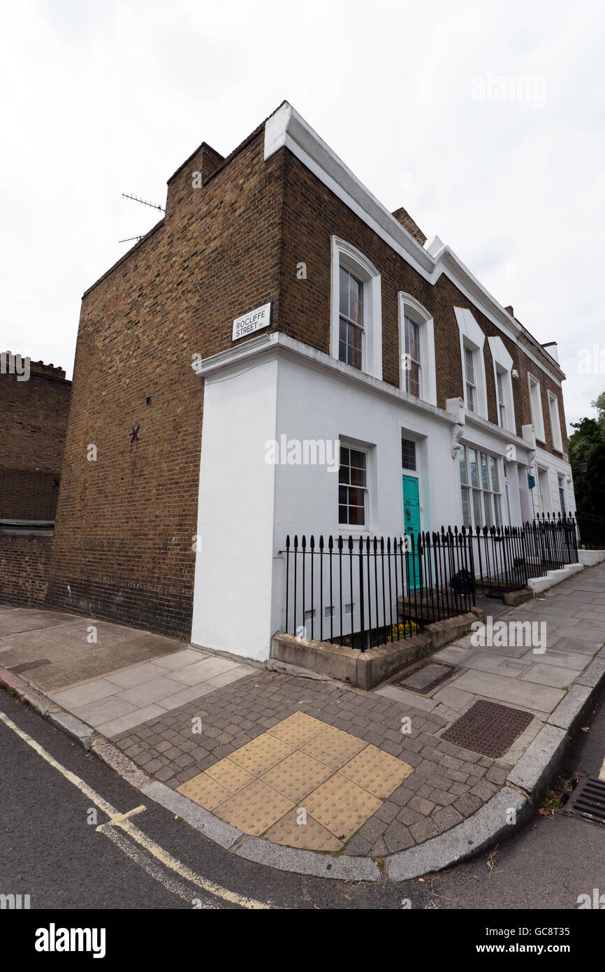 Old  Terraced houses at the junction of Rocliffe Street and George Street, in Islington, N1 Stock Photo