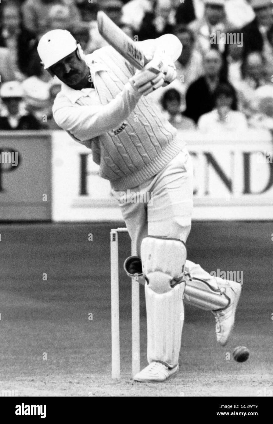 Cricket - Essex v Hampshire - Benson and Hedges Cup 1988 (Semi-Final) - Day One - The County Ground, Chelmsford. Essex batsman Graham Gooch in fine batting action Stock Photo