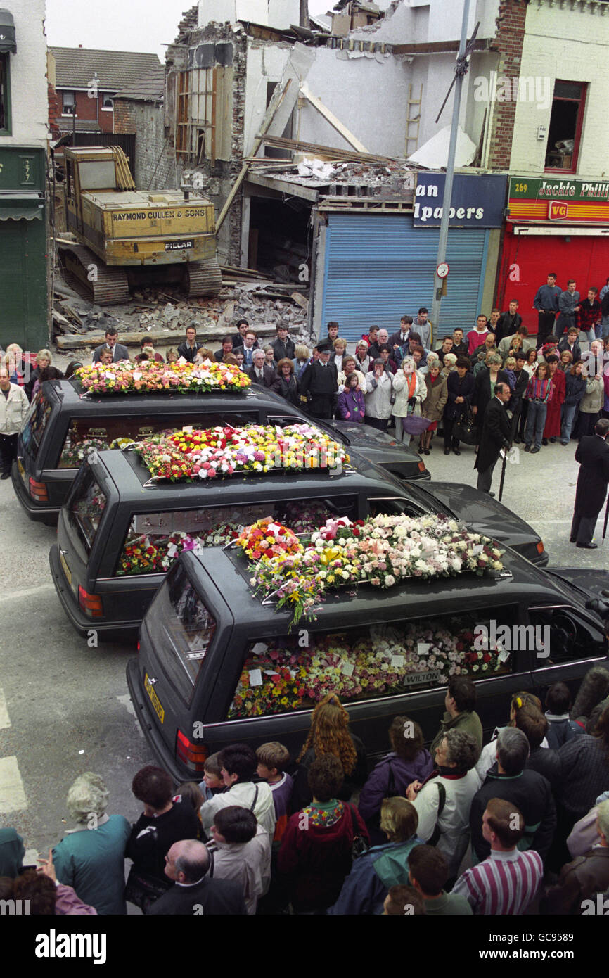 BELFAST; THE FUNERAL Stock Photo Alamy