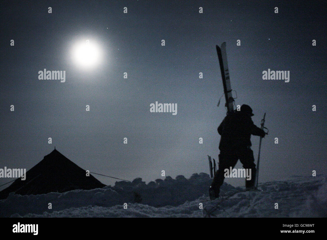 Royal Marines from 45 Commando during a ten week winter warfare training exercise in the extreme cold conditions within the Arctic Circle at Innset, Norway. Stock Photo