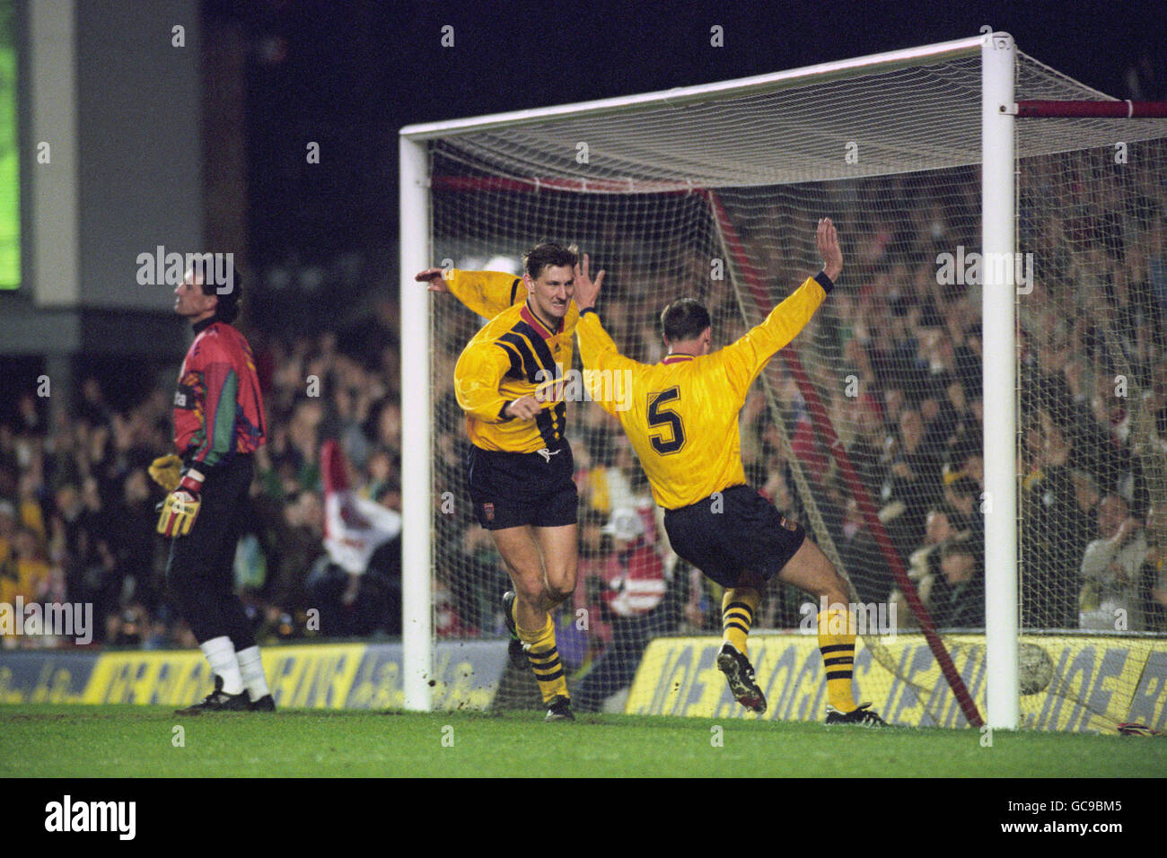 Soccer - UEFA European Cup Winners Cup - Quarter Final - 2nd Leg - Arsenal v Torino - Highbury Stadium Stock Photo