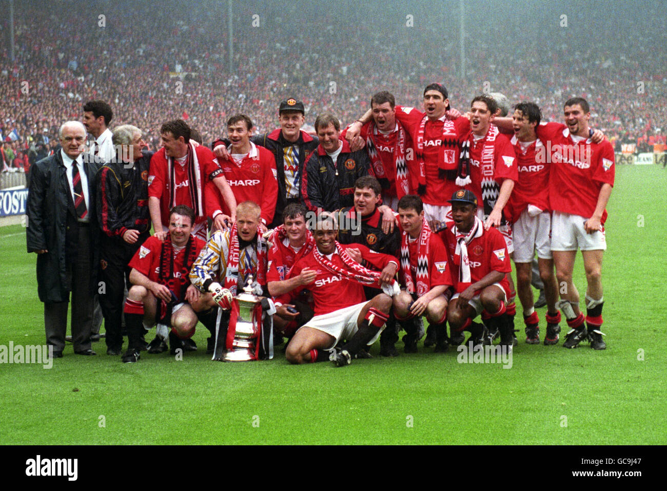 1994 fa cup final wembley hi-res stock photography and images - Alamy