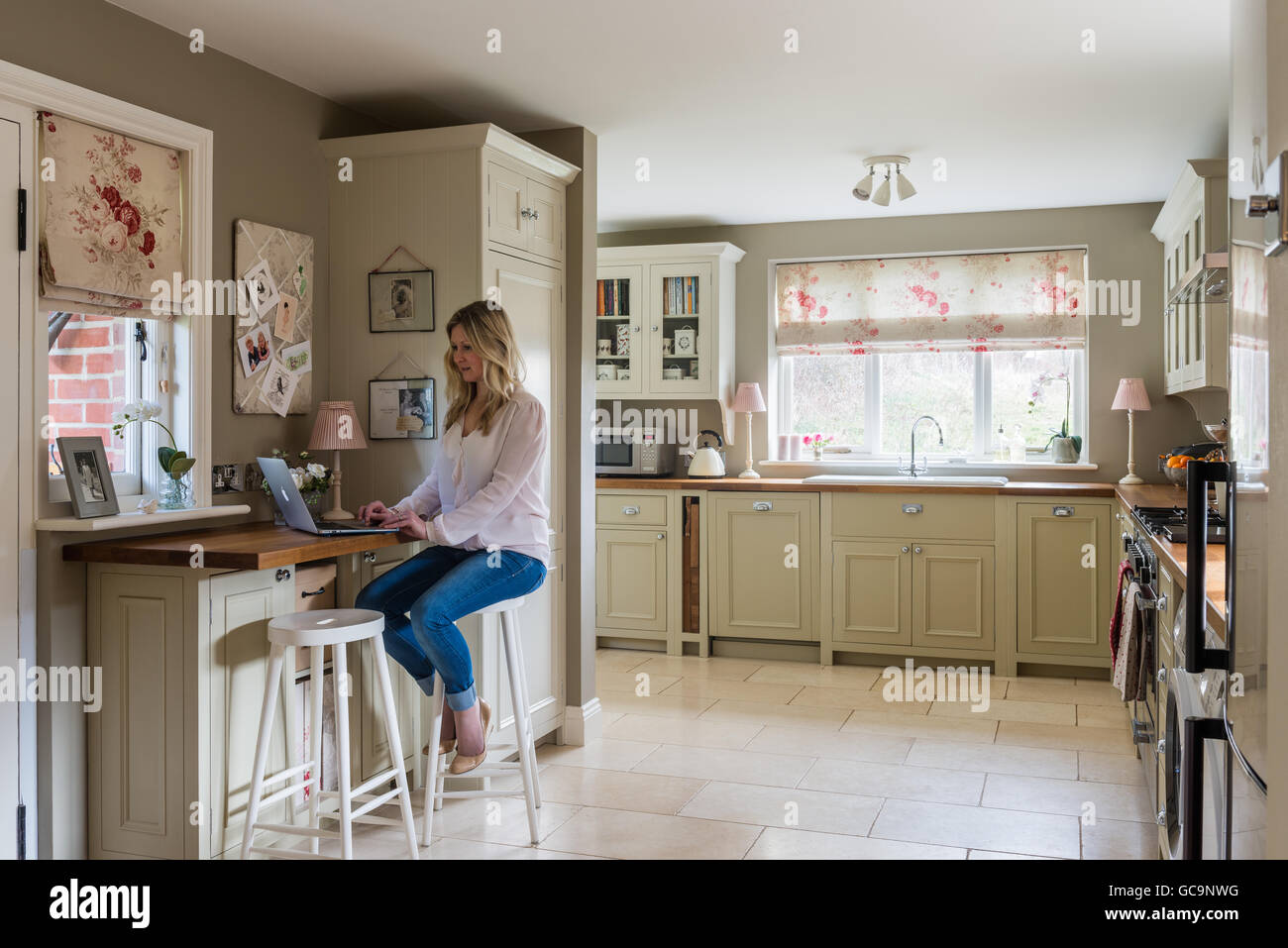 Country Style Kitchen With Units From Neptune And Tumbled